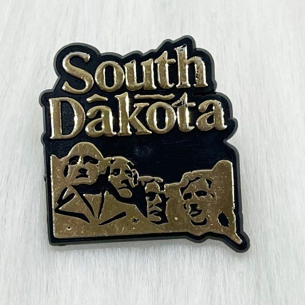 🔮 5/$25 Vintage South Dakota Mount Rushmore Pin
